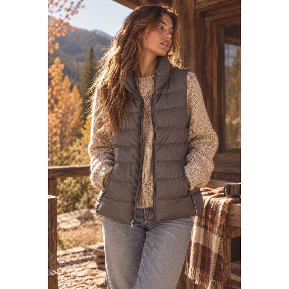 Uniqlo Ultra Light Down Puffer Vest Gray Womens XS Full Zip Quilted 211-409114